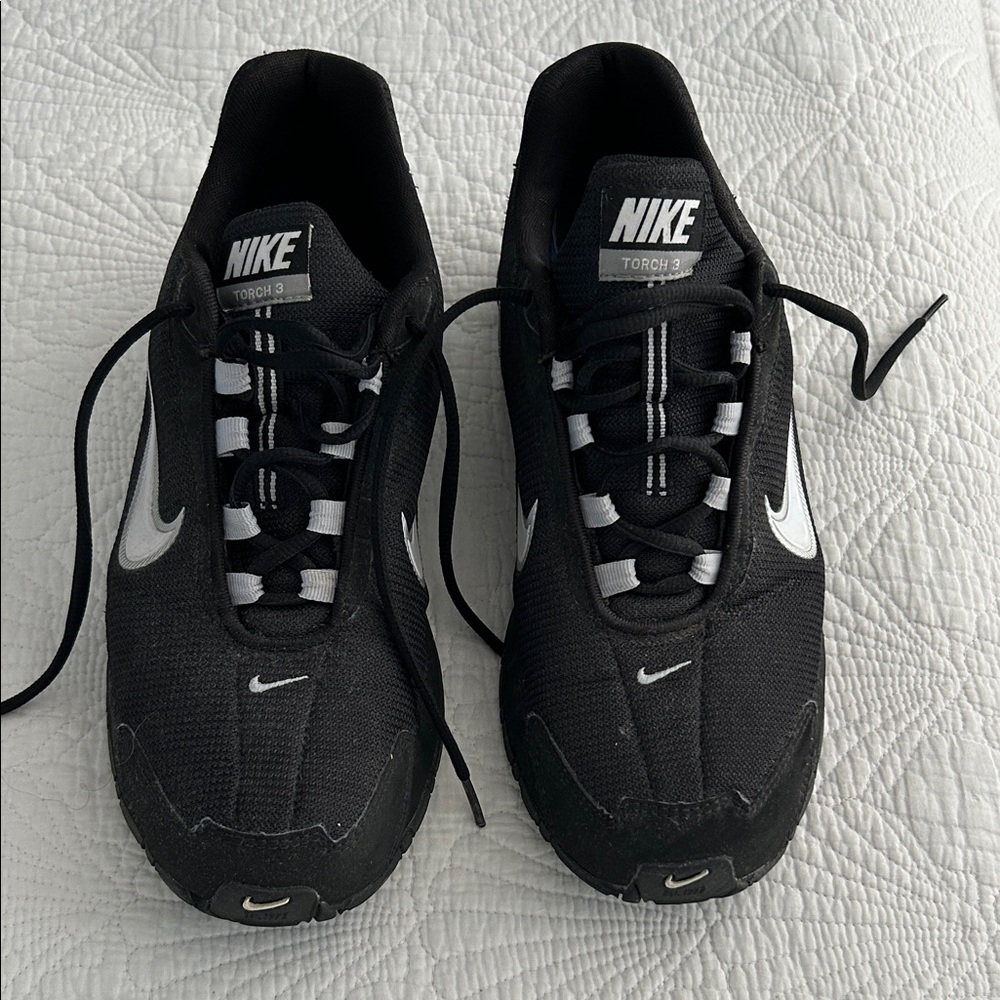 Nike Black & White Low-Top Running Sneakers